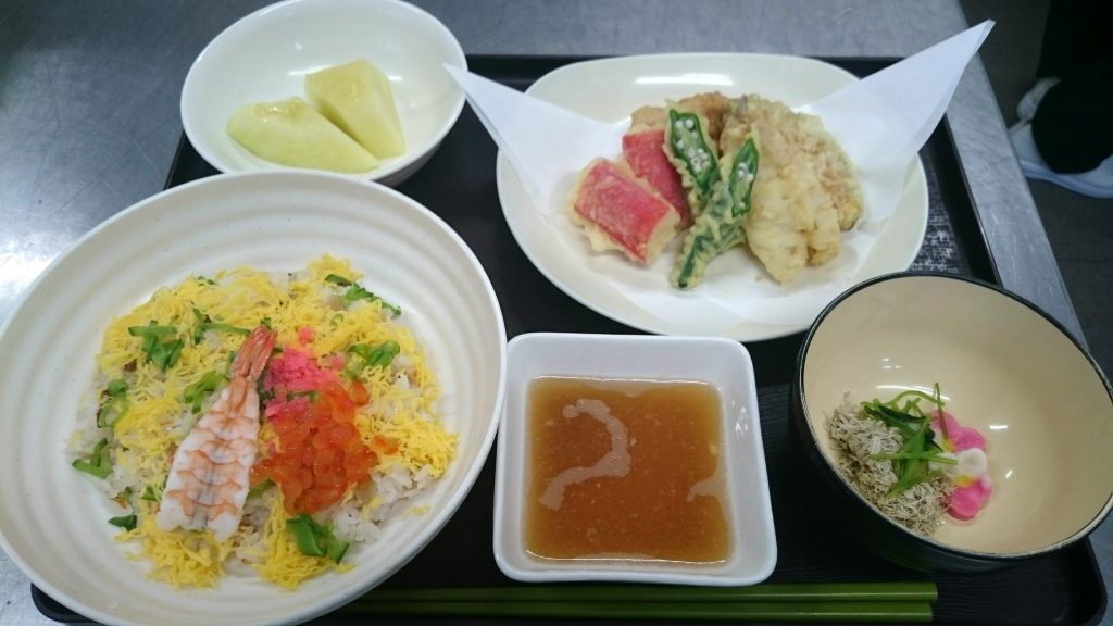 ちらし寿司と天ぷら